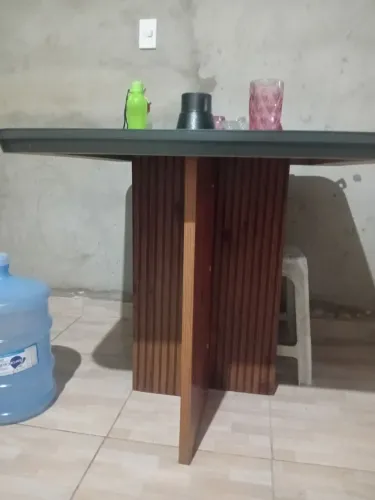 Mesa de jantar de 4 cadeiras 