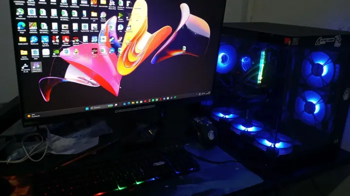 Pc completo, com mouse, teclado, tela
