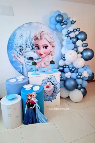 Decoração frozen com arco de Balões Orgânico 