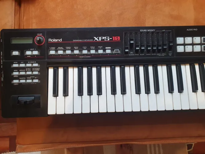 Teclado XPS 10 Roland