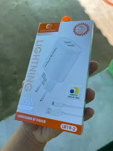 Vendo carregador de iPhone da H?maston na cor branca