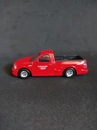 Hot Wheels Premium F-150 SVT Lightning - The Racer's Edger