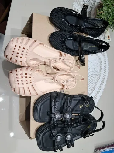 Kit com Sandalia, sapatilha telada e Melissa tamanho 34