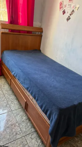 Vendo cama de solteiro madeira rústica ótimas condições