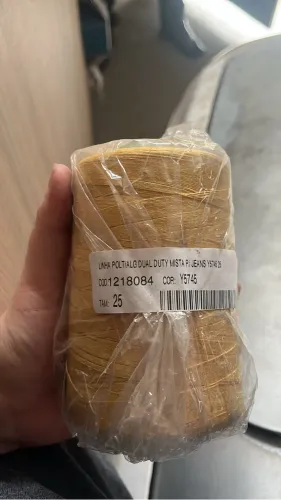 Lote de linhas para costura