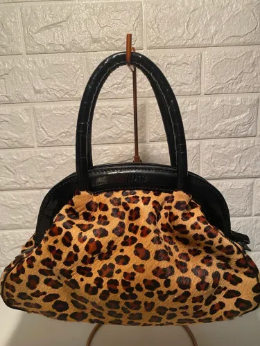 Bolsa de mão Collato em couro legítimo