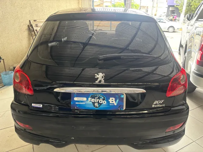Peugeot 207 XR 1.4 Flex 8V 5P 2011