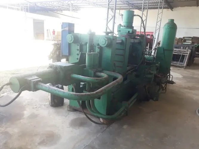 Maquina Injetora de Aluminio
