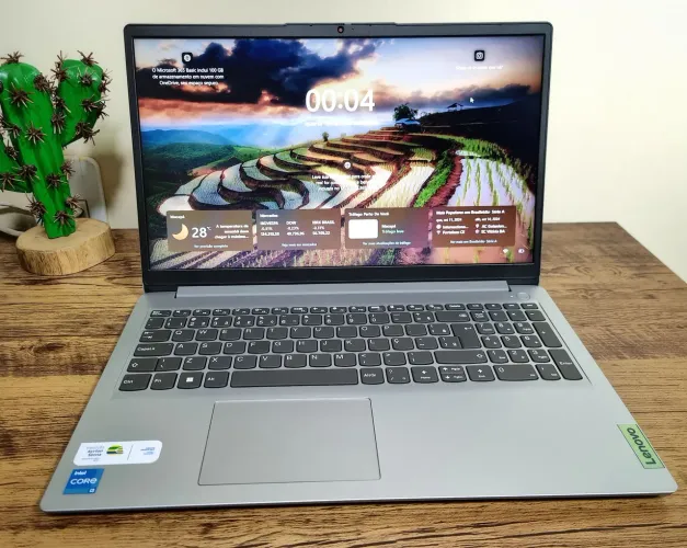NOTEBOOK LENOVO CORE i3-12°GERAÇÃO/SSD 256GB/4GB (SEMINOVO)