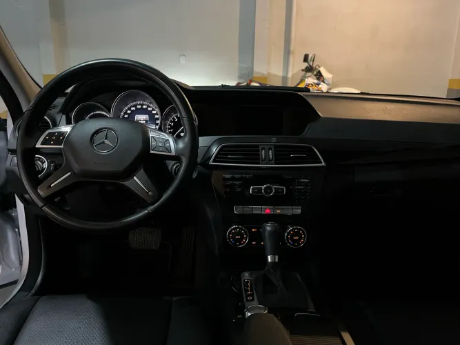 Mercedes-Benz C-180 CGI Sport 1.6 TB 16V 156cv Aut. 2013
