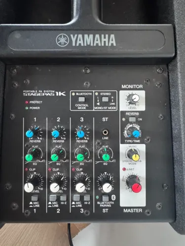 Yamaha STAGEPAS 1K - Amplificador profissional