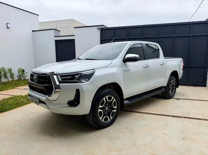 Toyota Hilux CD SRX 4X4 2.8 TDI 16V Diesel Aut. 2024