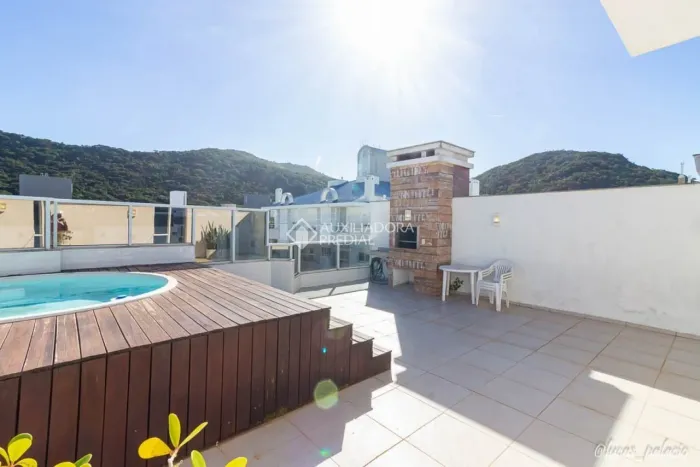 Cobertura/apartamento mobiliada à venda na praia dos Ingleses!