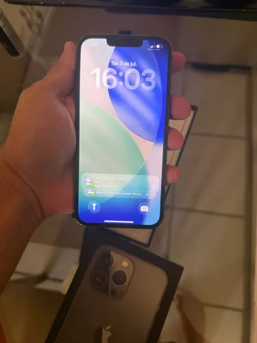 iPhone 13 PRO 256GB semi novo na caixa. Aceito console na troca.