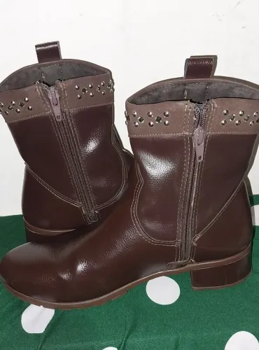 Bota feminina em couro marrom excelente estado número 31