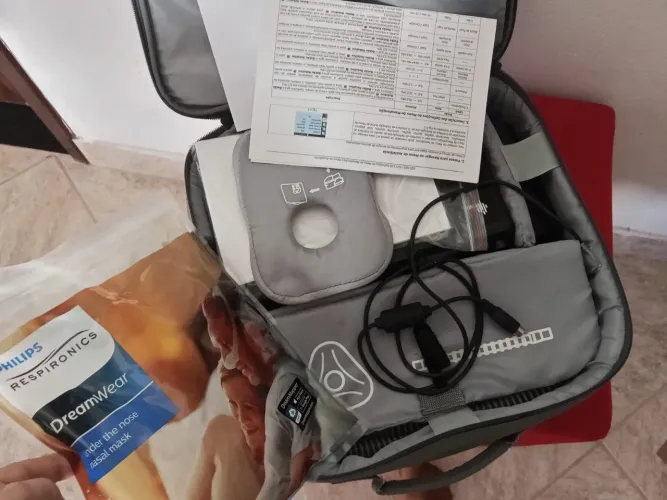 CPAP Automático DreamStation Philips Respironics + Máscara DreamWear (Novo / Sem Uso)