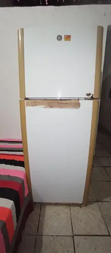 Geladeira gelando apenas a parte de cima