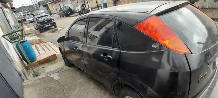 Ford Focus 1.8 16V 5P 2003
