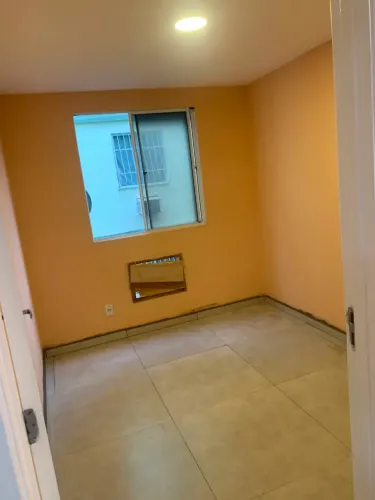 Aluga-se apartamento recém reformado