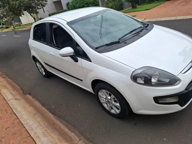 Fiat Punto Attractive 1.4 Fire Flex 8V 5P 2014