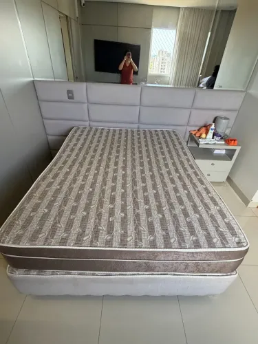 Vendo cama box e colchão
