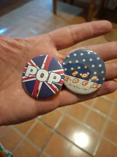 Boston, broche pop rock antigo 