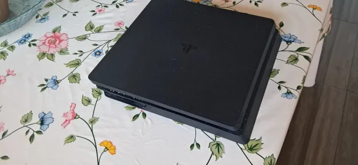 Ps4 Slim com defeito para retirada de peças