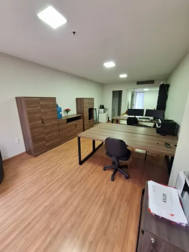 PISOS VINÍLICO & LAMINADO