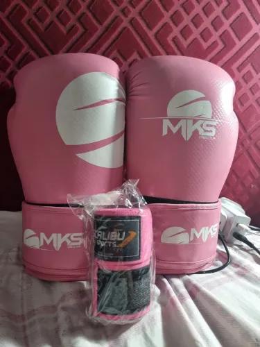 Kit Luva de Boxe MKS Rosa + Bandagens (Quase Nova!)