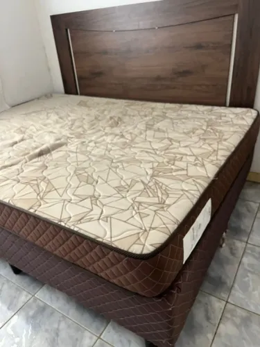 Cama BOX de Casal semi nova com cabeceira por apenas R$ 350,00