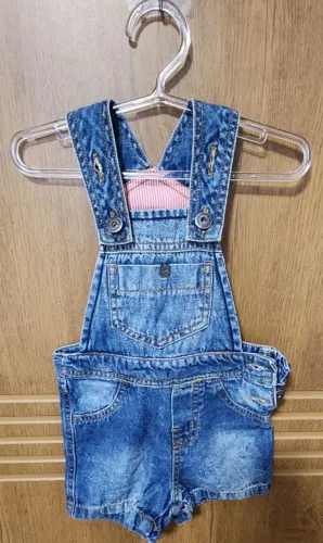 Jardineira Jeans