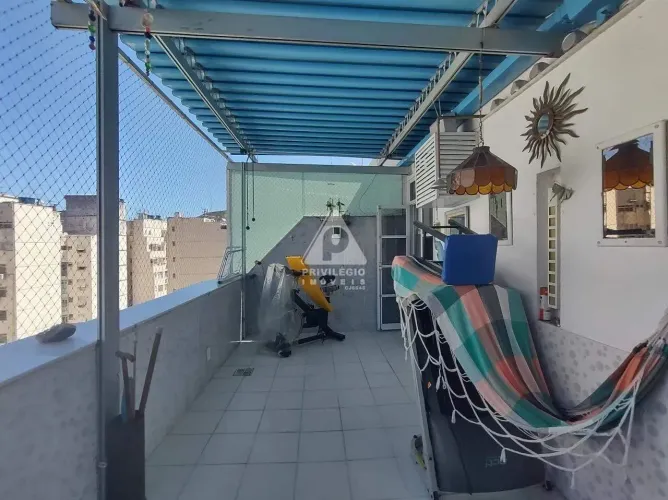 COBERTURA EM COPACABANA COM VAGA DE GARAGEM PRÓXIMO A PRAIA E METRO!