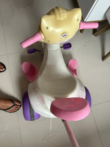 Vendo motoca infantil modela gatinha usada