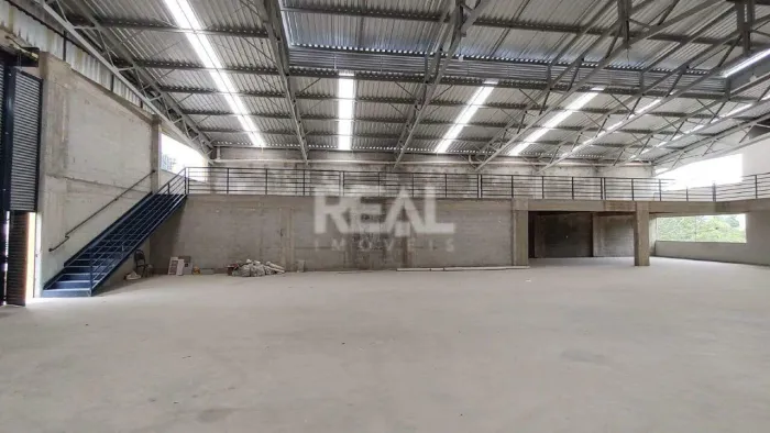 Galpão de 1000m² para alugar no Jardim Piemonte - Betim.