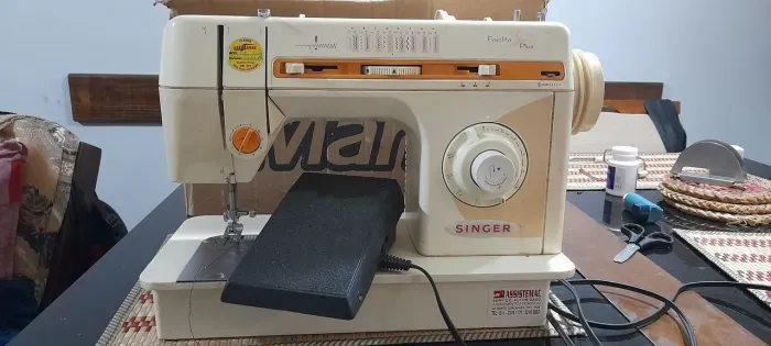 Maquina de Singer Facilita Plus