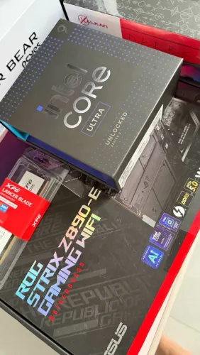 Placa Mãe Rog Strix Z890-e Gaming Wifi7 + Core Ultra 285k