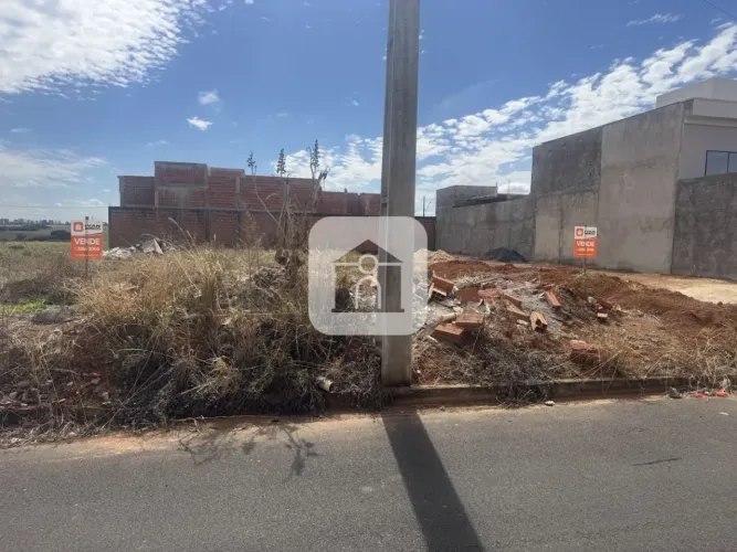 Terreno à venda no Residencial do Pica Pau