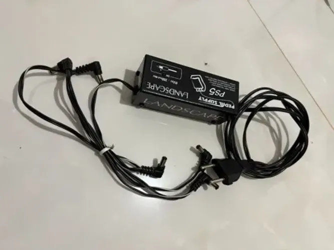 Fonte Landscape pedal supply PS5 guitarra/baixo