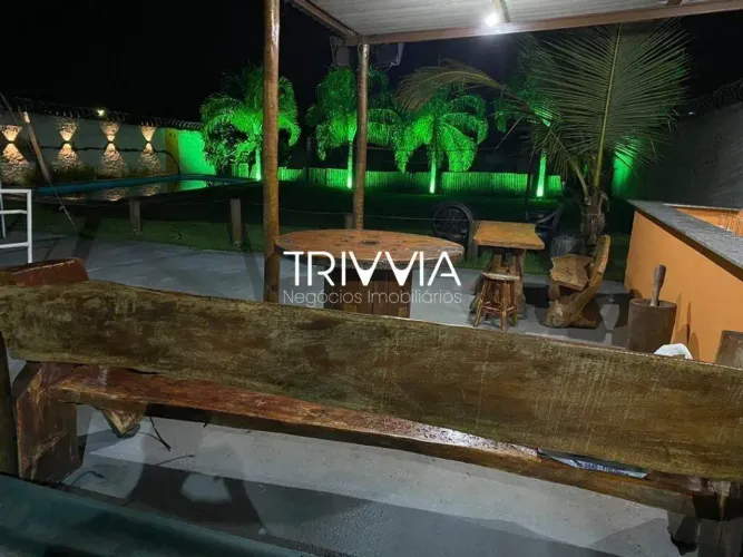 Chácara no Morada Nova  piscina, área gourmet e amplo espaço