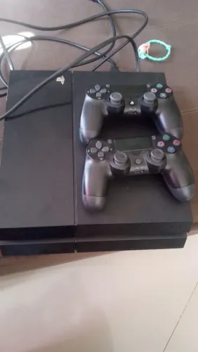 Vende-se um ps4