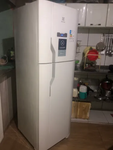 GELADEIRA ELECTROLUX FROSSFREE 