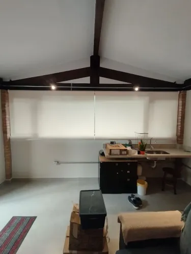 INSTALAÇÃO DE CORTINAS E PERSIANAS 