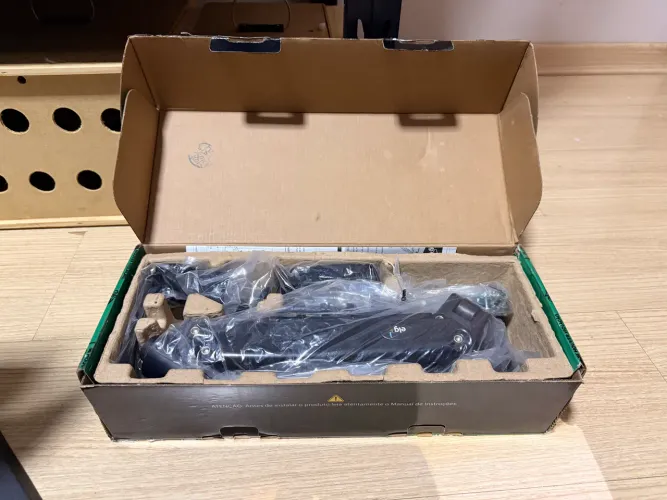Suporte multiarticulado com pistão a gás para monitor ELG F80N