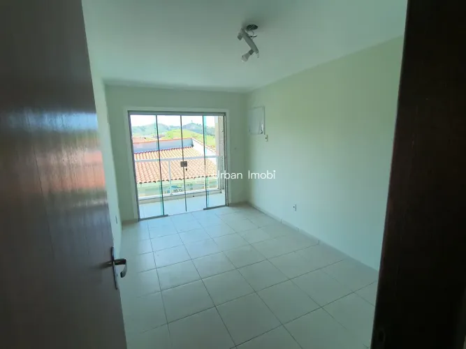 Casa com 3 quartos para Locação no Jardim Belvedere Condomínio Fechado