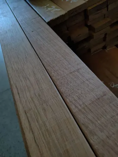 Deck de ipê 1m a 1,90m R$9,80 O METRO LINEAR