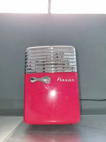 Mini Geladeira Retrô Fixxar - Compacta, Elegante e Versátil