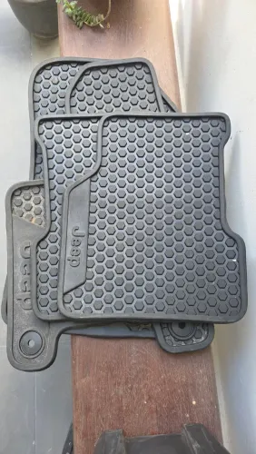 Tapete de Borracha para Jeep