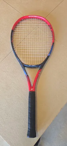 Raquete de tenis Yonex Vcore 98
