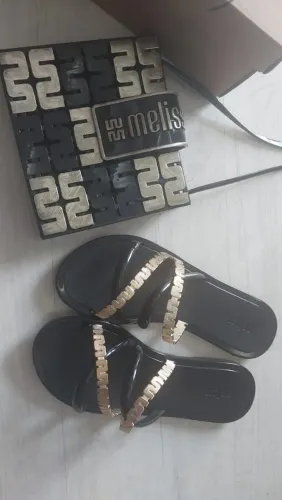 Melissa Golden Preta e Dourada 36 com bolsa