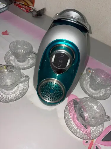 Cafeteira 3 corações e conjunto de xícaras